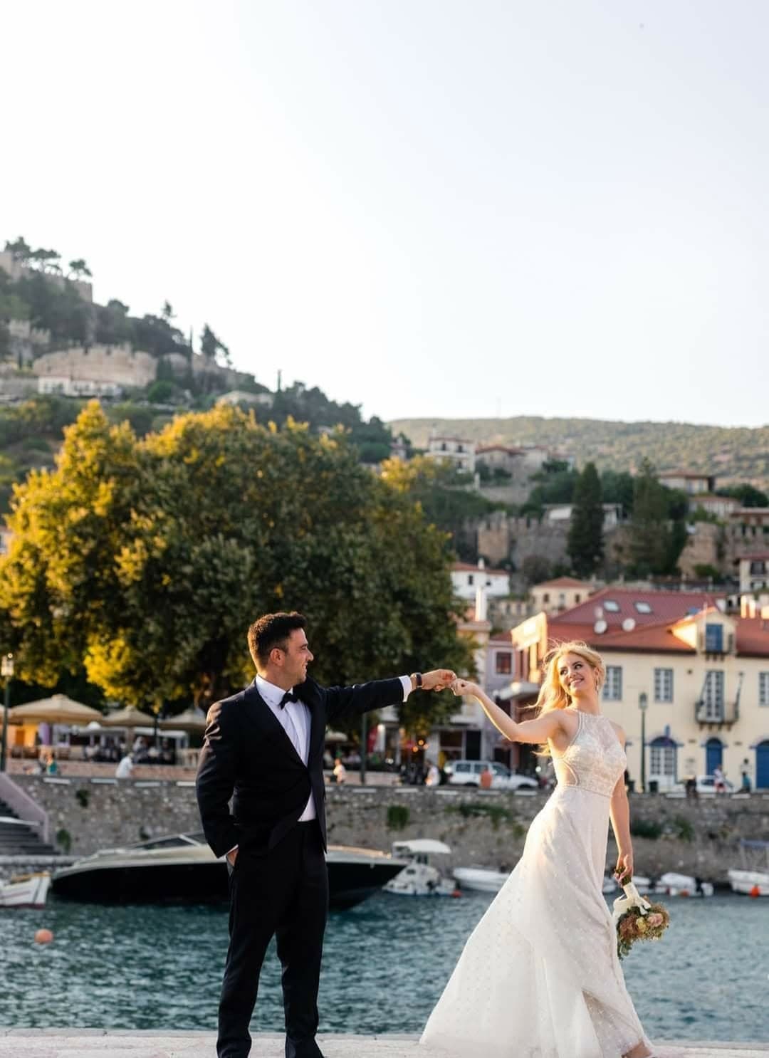 «True love stories never have endings» · Νίκος & Άρτεμις