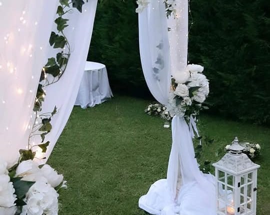 Διακόσμηση γάμου με αψίδα