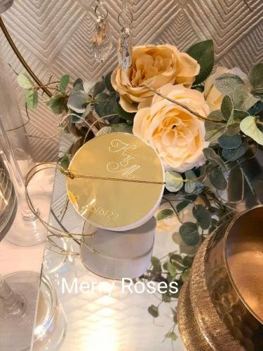 Μπομπονιέρα γάμου με χάραξη μονογραμμάτων και ημερομηνίας γάμου