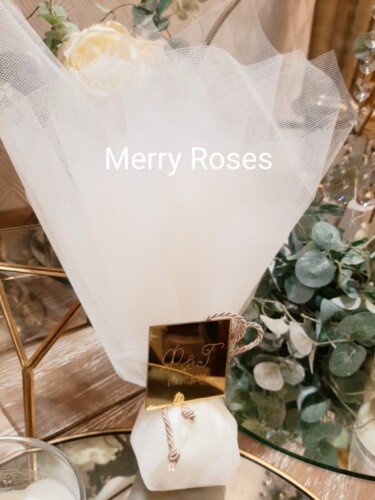 Μπομπονιέρα γάμου με χρυσό στοιχείο